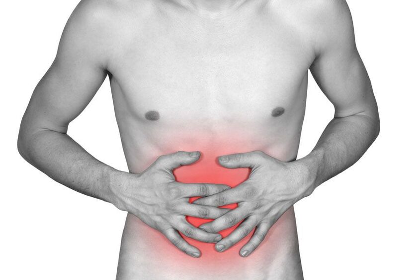 a dor abdominal de uma pessoa pode ser um sintoma da presença de parasitas